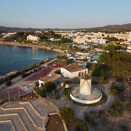 Apartamentos Ses Savines San Antonio  Buitenkant foto