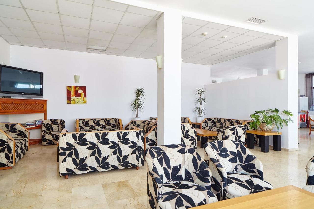 Apartamentos Ses Savines San Antonio  Buitenkant foto