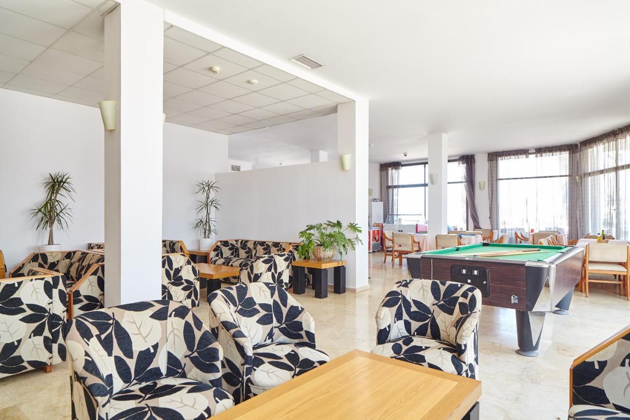 Apartamentos Ses Savines San Antonio  Buitenkant foto
